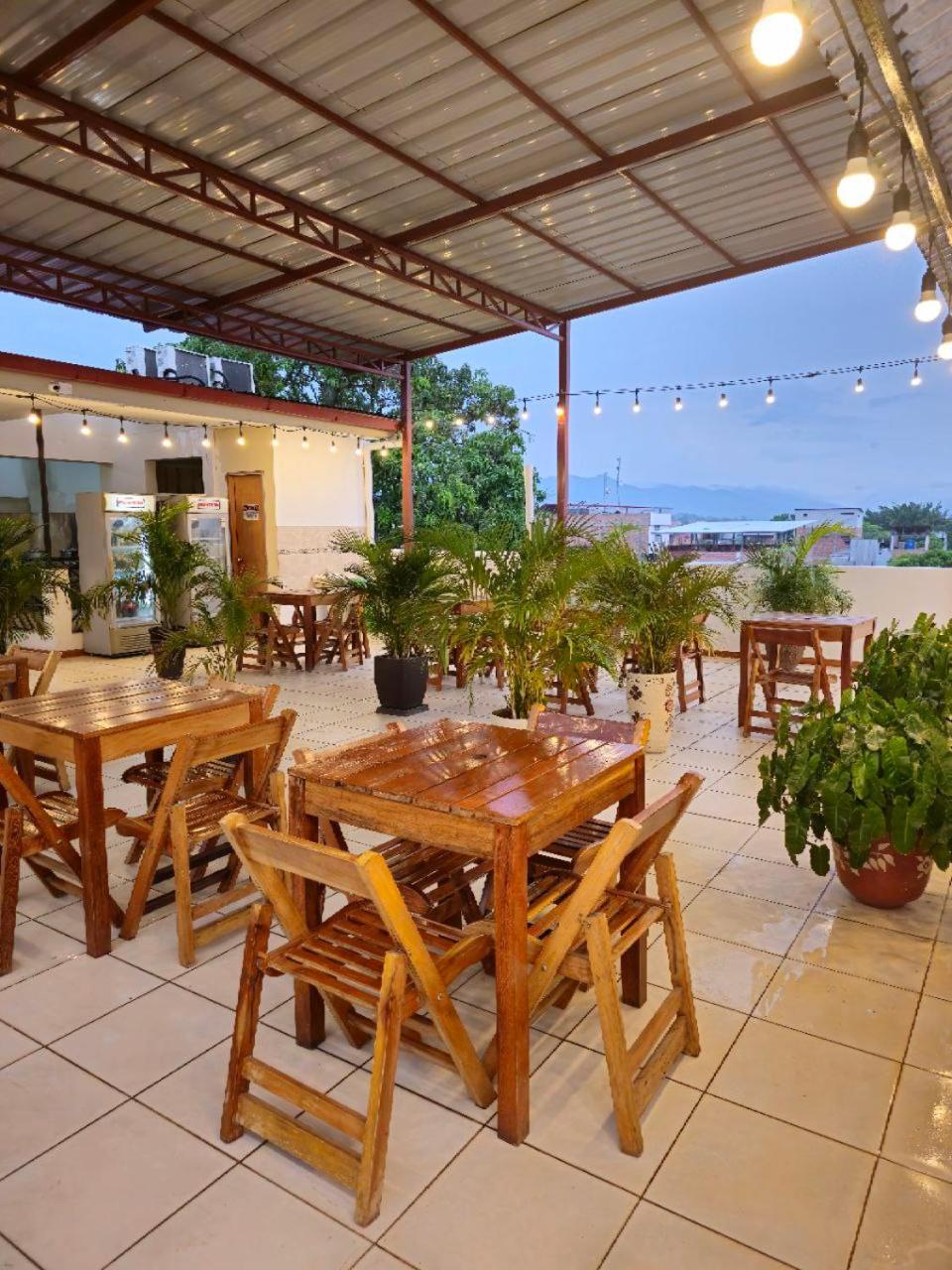 Brest Amazon Hotel Tarapoto Buitenkant foto